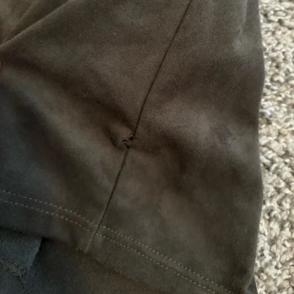 LE LIS Deep Olive Velvet Shorts - Picture 6 of 7